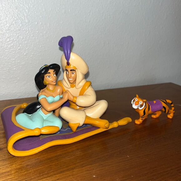 Vintage 1992 Applause Disney's Aladdin and Jasmine Vinyl Figurine Plus Raja - Picture 1 of 7